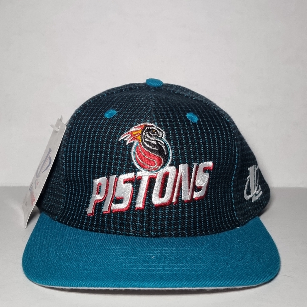 NWT Vintage 90s Detroit Pistons Logo Athletic Hat Snapback Cap 🔥